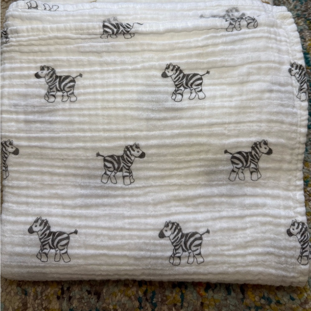 Kids Animal Print Muslin Swaddle Blankets - Picture 3 of 4